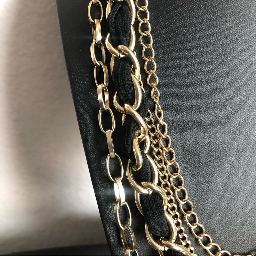 Forever 21 Black & Gold Chain Link Necklace - Picture 6 of 11